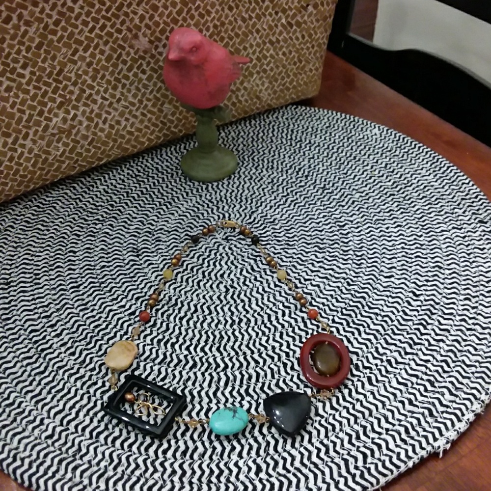 Handcrafred Artisan Necklace. - Picture 2 of 2
